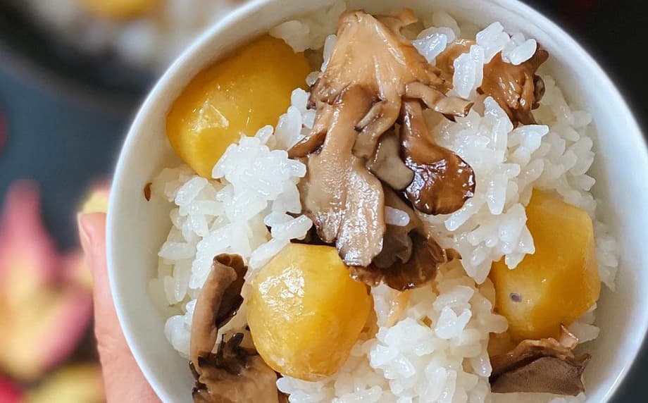 口いっぱいに秋が広がる「栗ごはん」