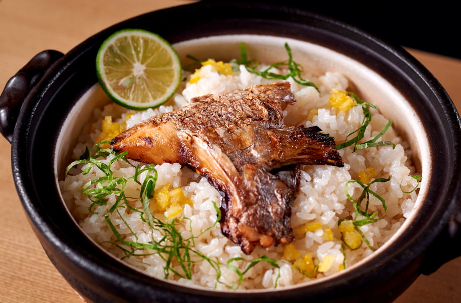 ハレの日にふさわしい「鯛めし」